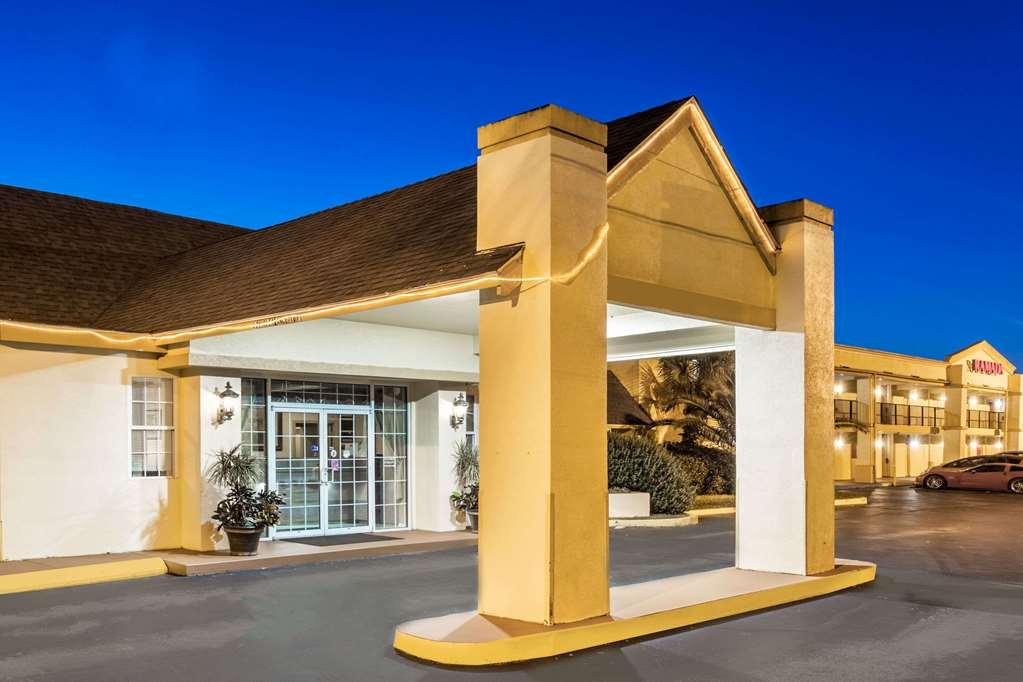 Howard Johnson By Wyndham Lake City Exterior foto